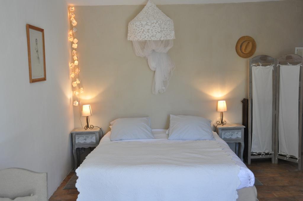 Le Mas En Provence Bed & Breakfast Entrechaux Luaran gambar